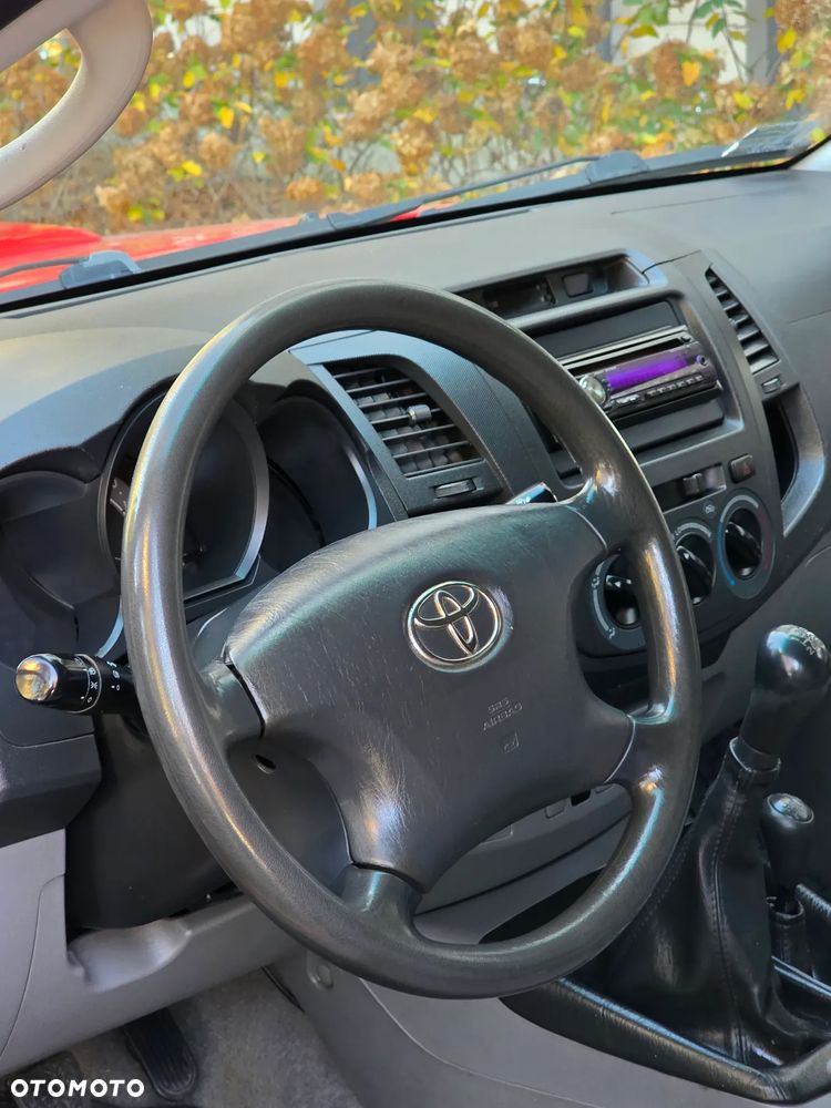 Toyota Hilux 2.5 D-4D DLX + 2os - 13