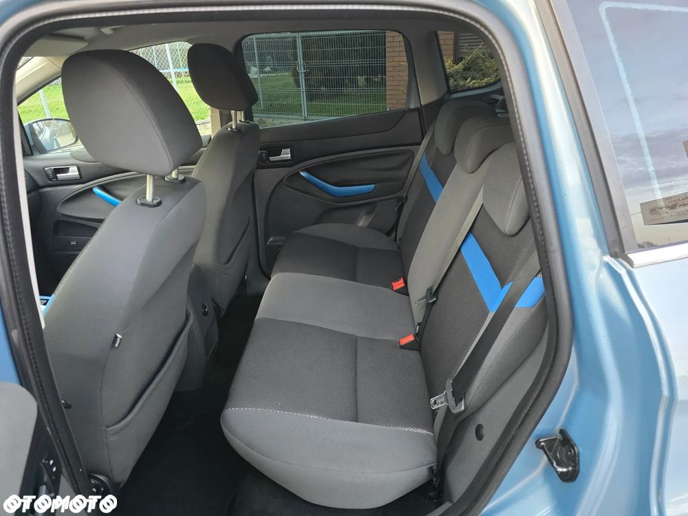 Ford Kuga 2.0 TDCi 4x4 Titanium - 12