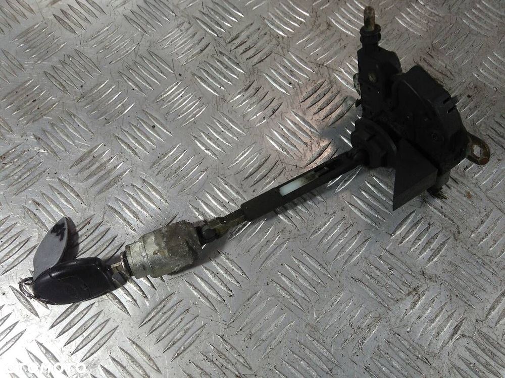 ZAMEK MASKI FORD FOCUS MK2 - 1
