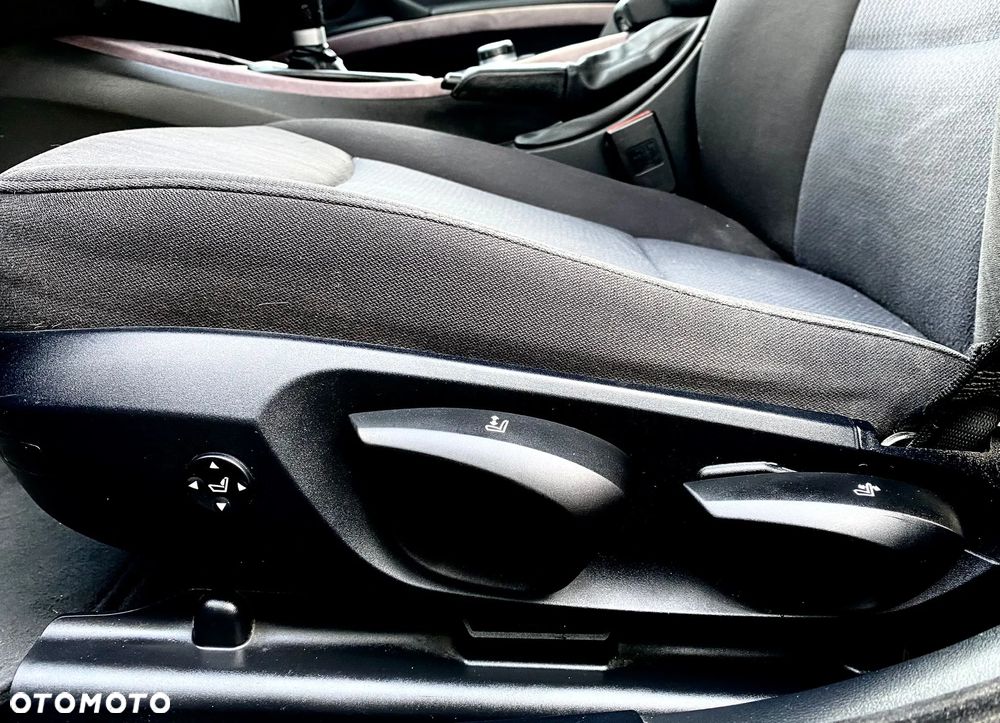 BMW Seria 3 318d DPF Edition Exclusive - 13