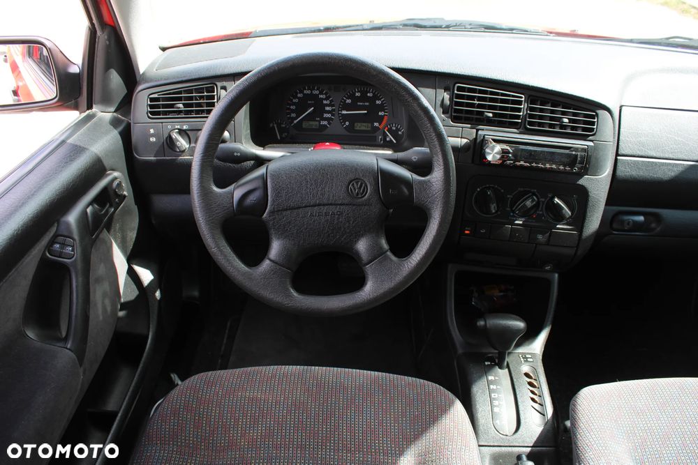 Volkswagen Vento - 14