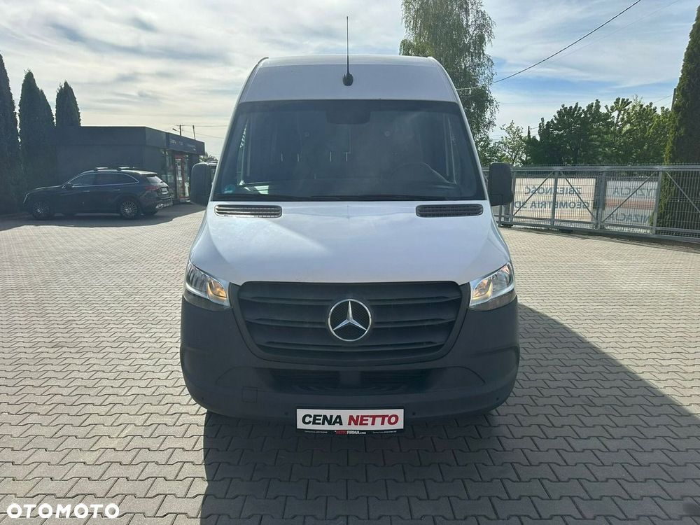 Mercedes-Benz Sprinter - 11