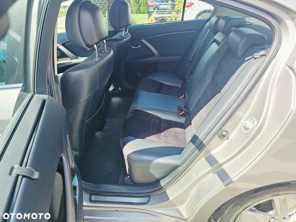 Toyota Avensis 1.8 Prestige - 16