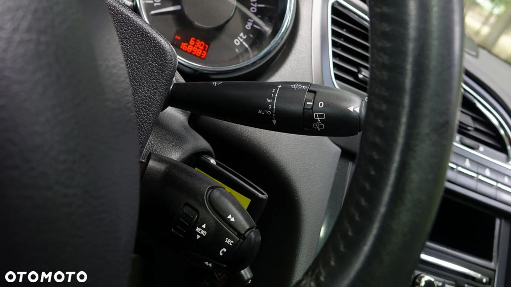 Peugeot 5008 1.6 THP Premium - 17