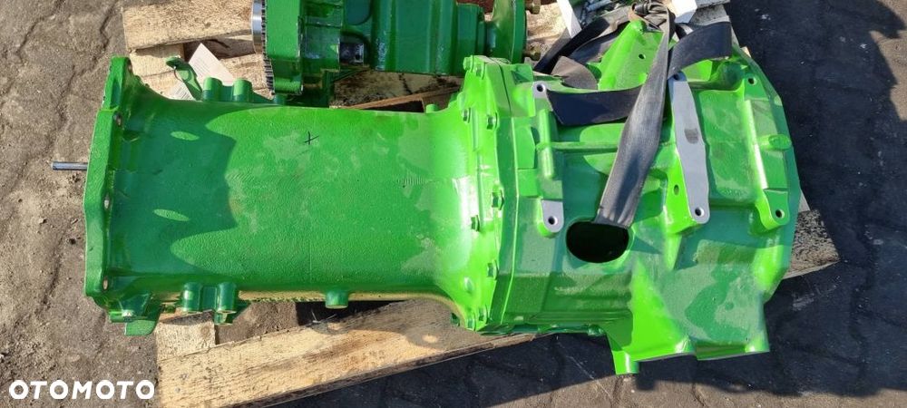 SKRZYNIA BIEGÓW TRAKTOR JOHN DEERE 3045R OBUDOWA - 2