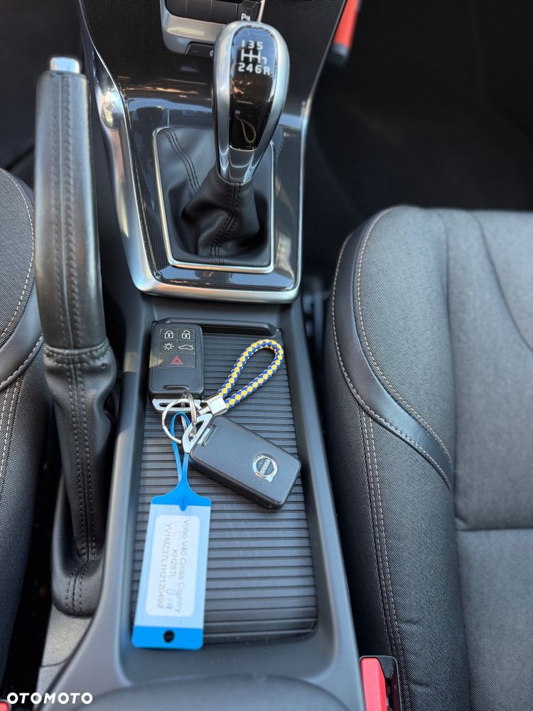 Volvo V40 T3 Drive-E Momentum - 22