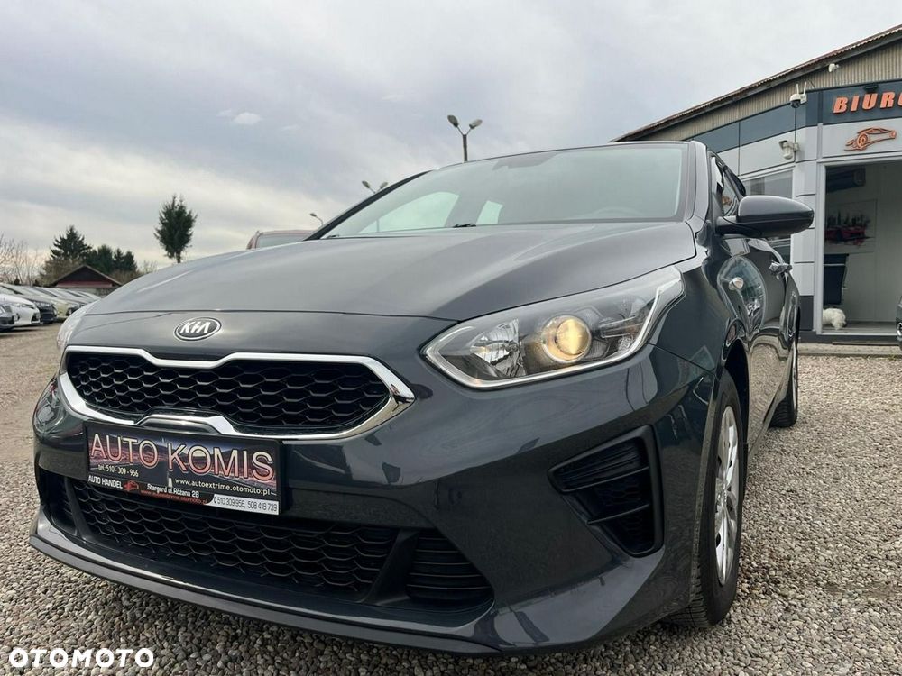 Kia Ceed - 38
