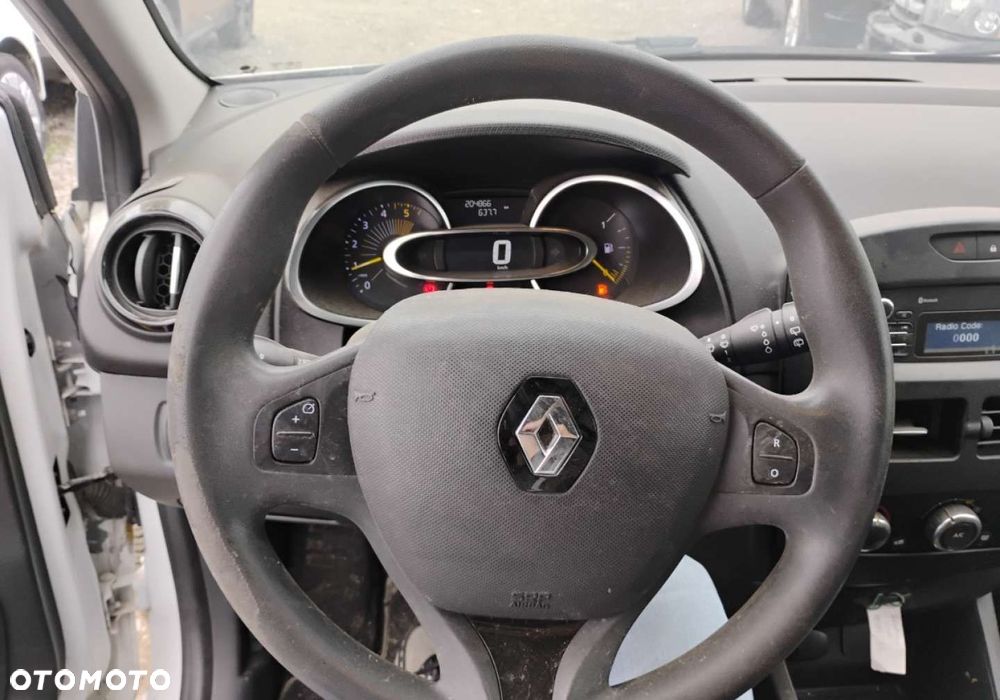 Renault Clio - 13