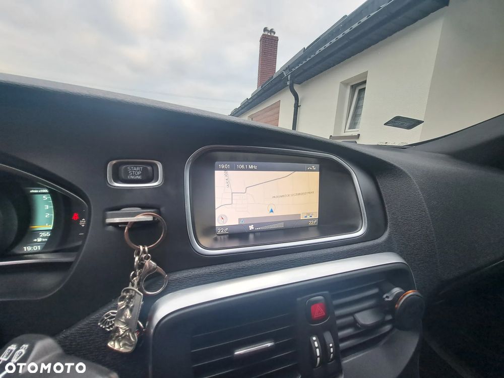 Volvo V40 D2 R-Design - 29