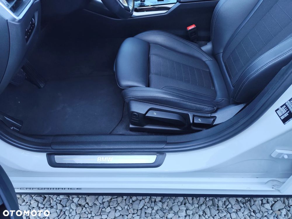 BMW Seria 3 318i Sport - 8