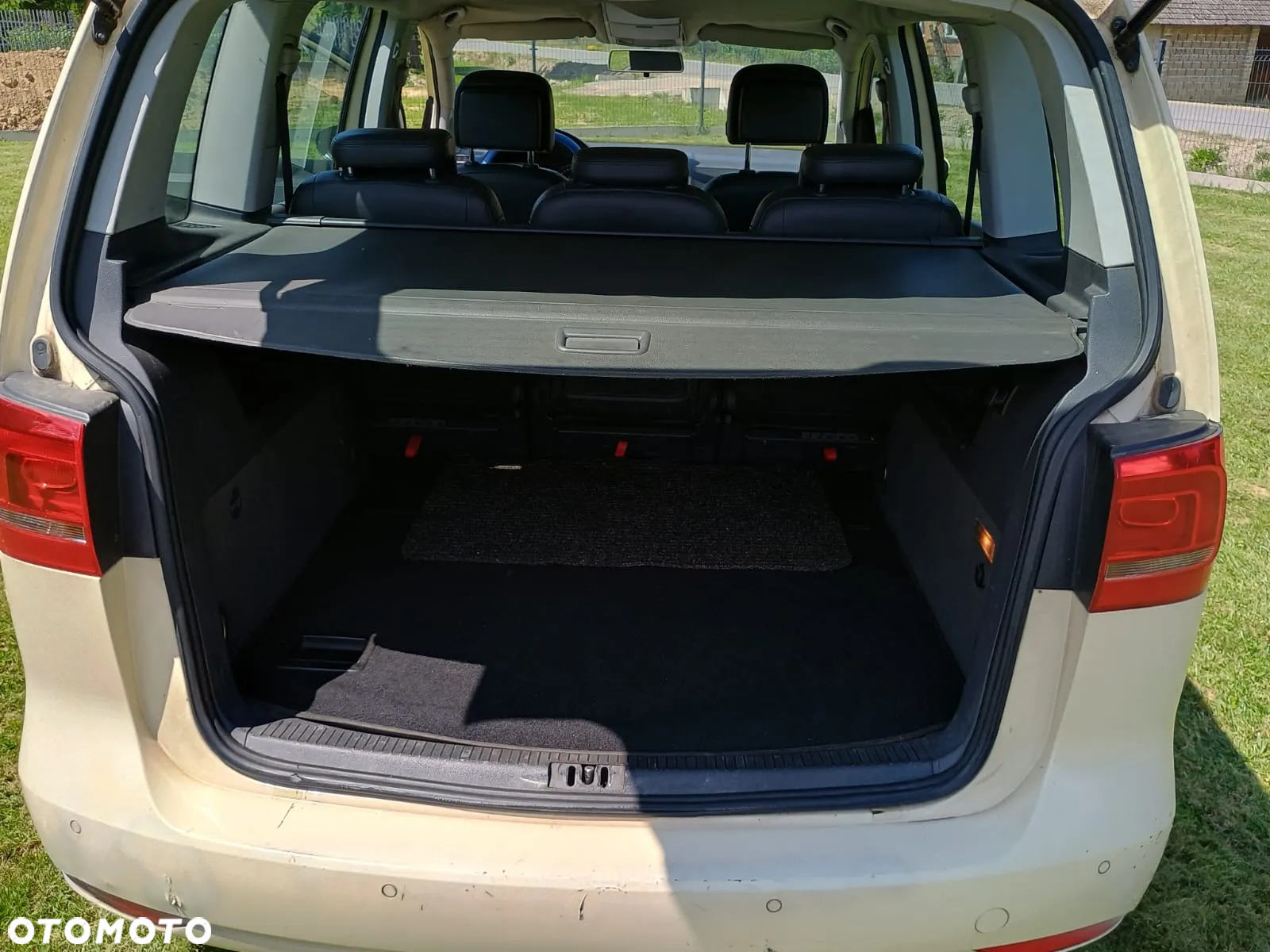 Volkswagen Touran - 18