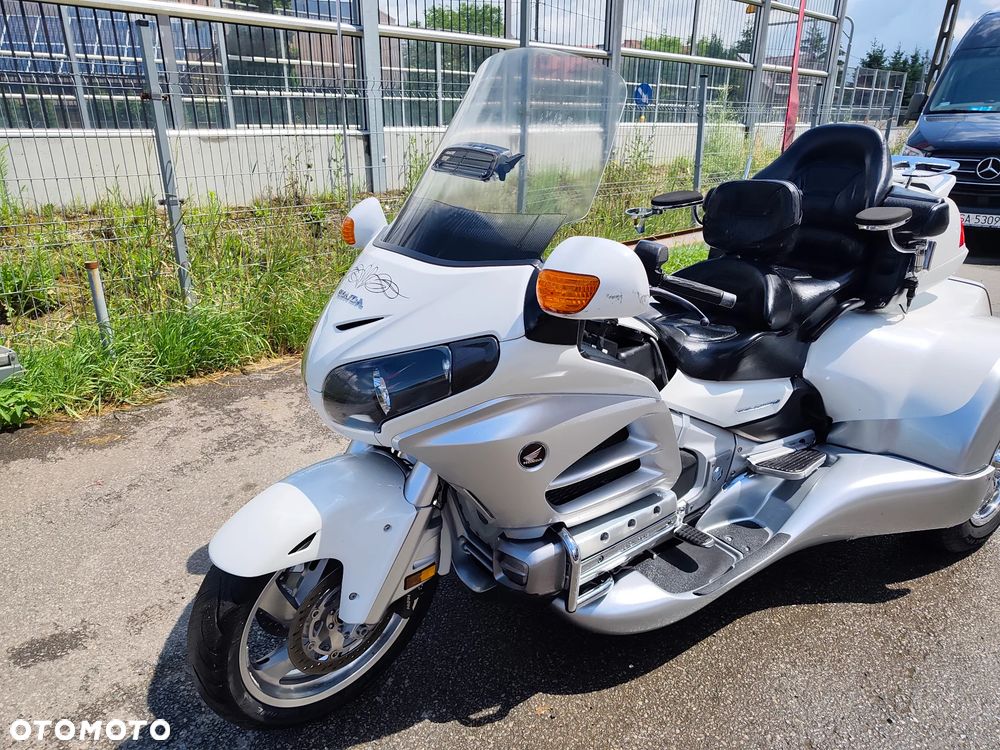 Honda GL - 24