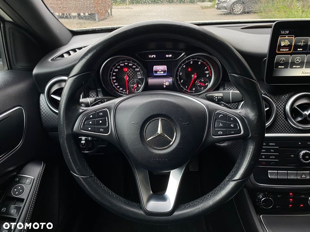 Mercedes-Benz Klasa A 180 7G-DCT Urban - 30