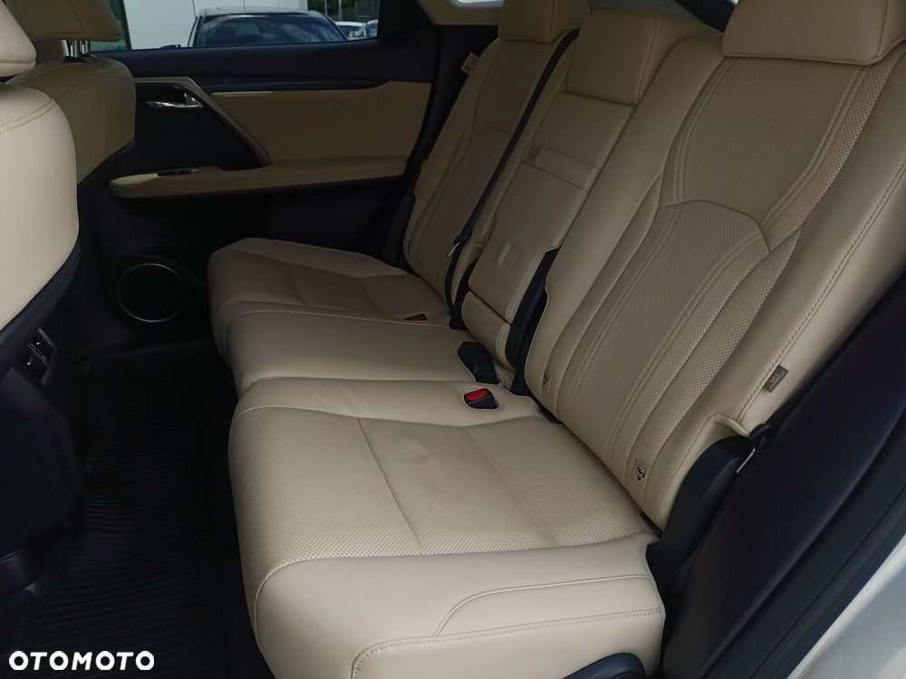 Lexus RX - 15