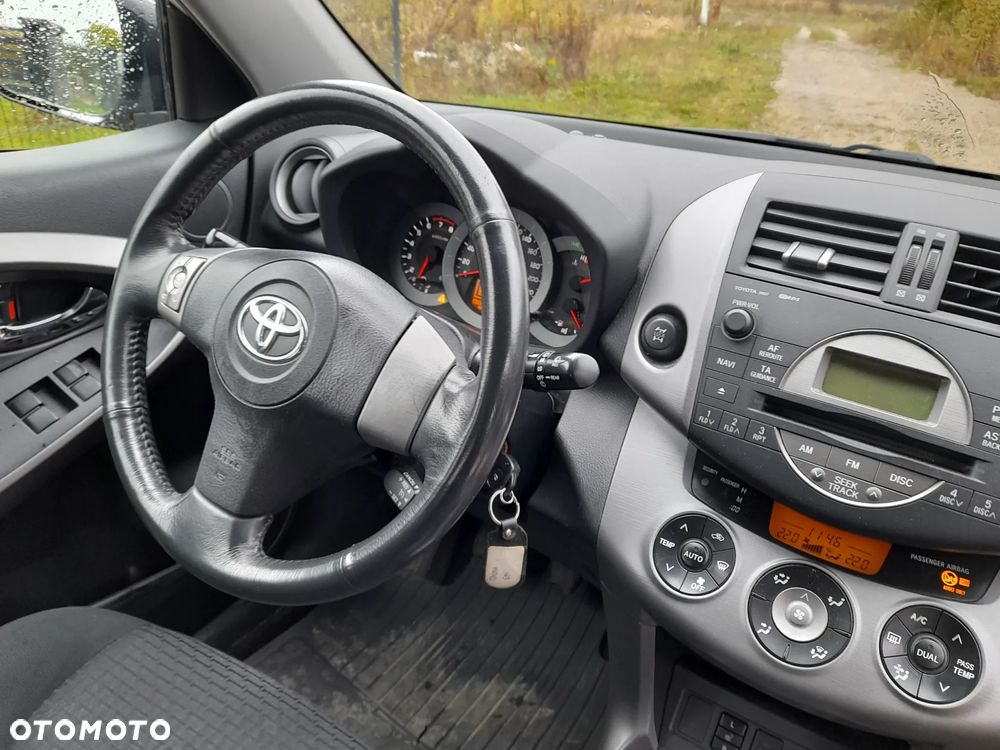 Toyota RAV4 2.0 VVT-i Sol - 12