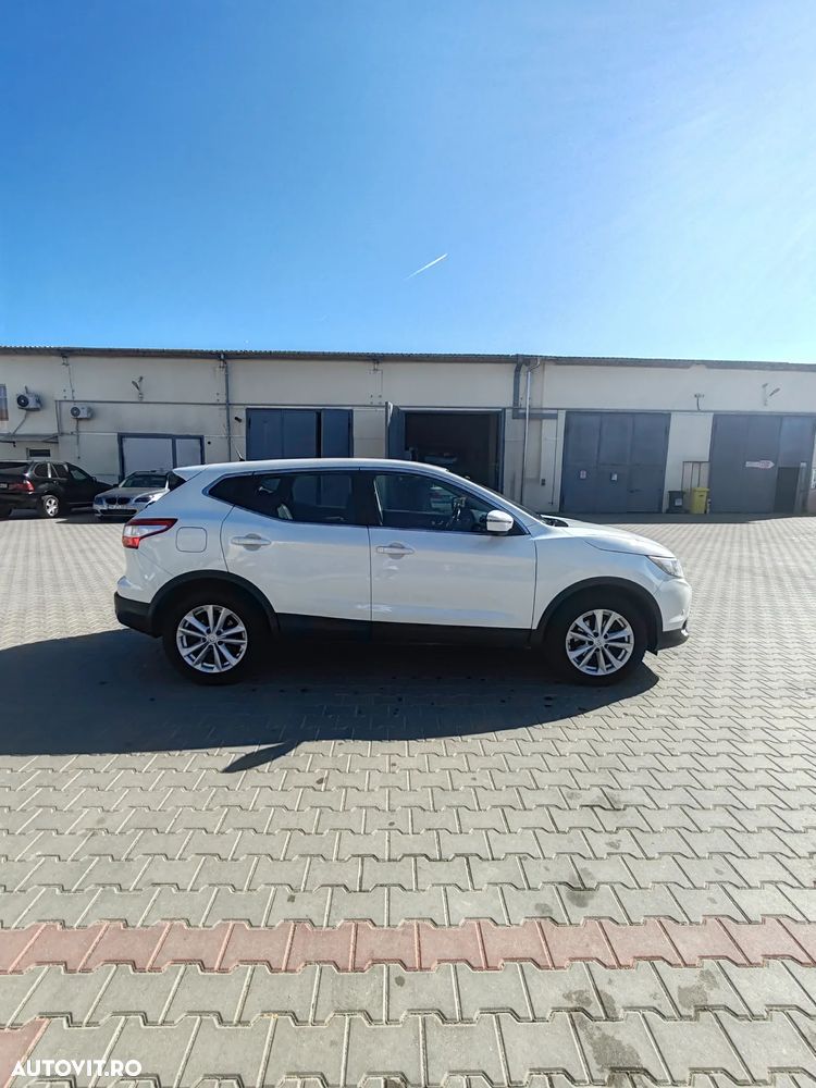 Nissan Qashqai 1.6 DCI Start/Stop X-TRONIC N-Connecta - 4