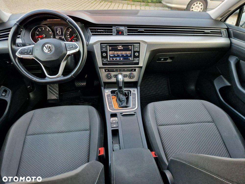 Volkswagen Passat - 18