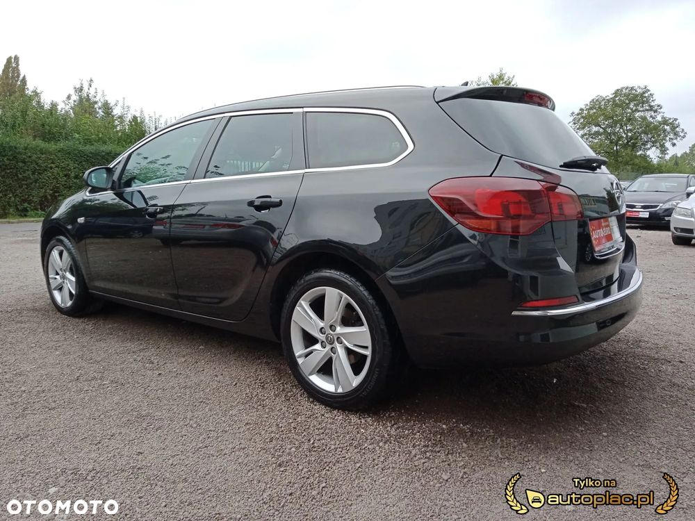 Opel Astra 2013 photo 3