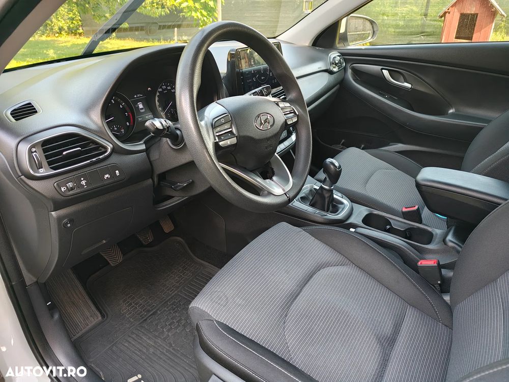 Hyundai i30 1.4 100CP 5DR M/T Comfort - 10