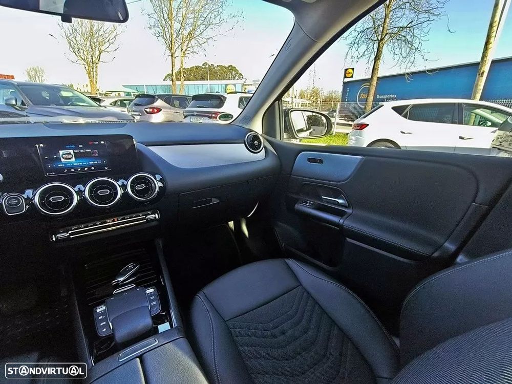 Mercedes-Benz B 250 e 8G-DCT Style - 24