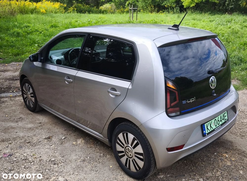 Volkswagen up! e-up - 12