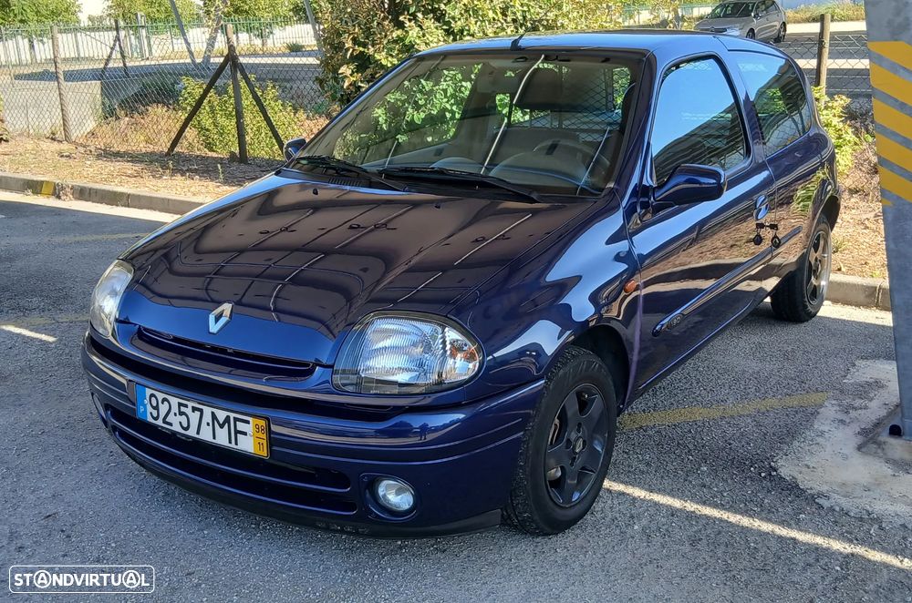 Renault Clio 1.9 D RXE - 1