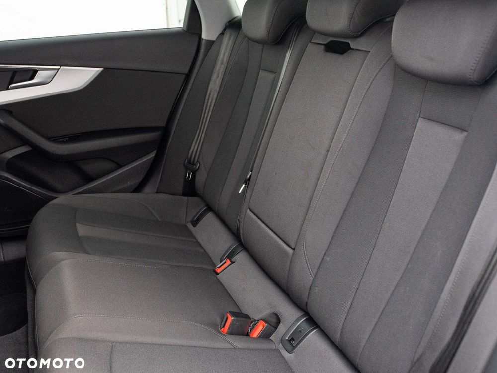 Audi A4 Avant 35 TFSI mHEV S tronic - 28