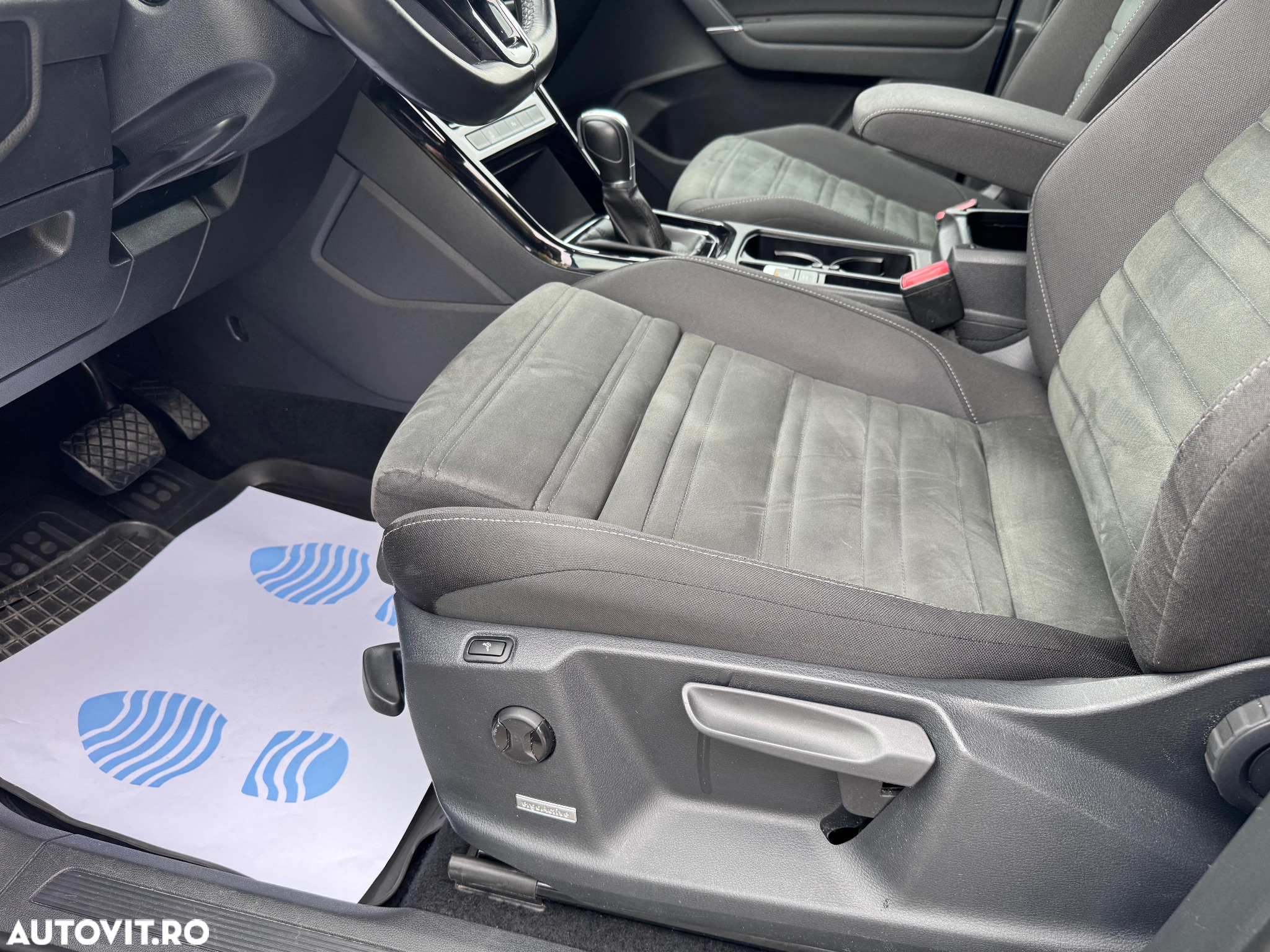 Volkswagen Touran 1.6 TDI DSG Highline - 17