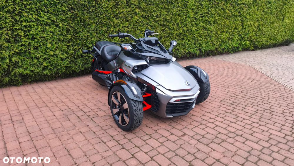 Can-Am Spyder - 2