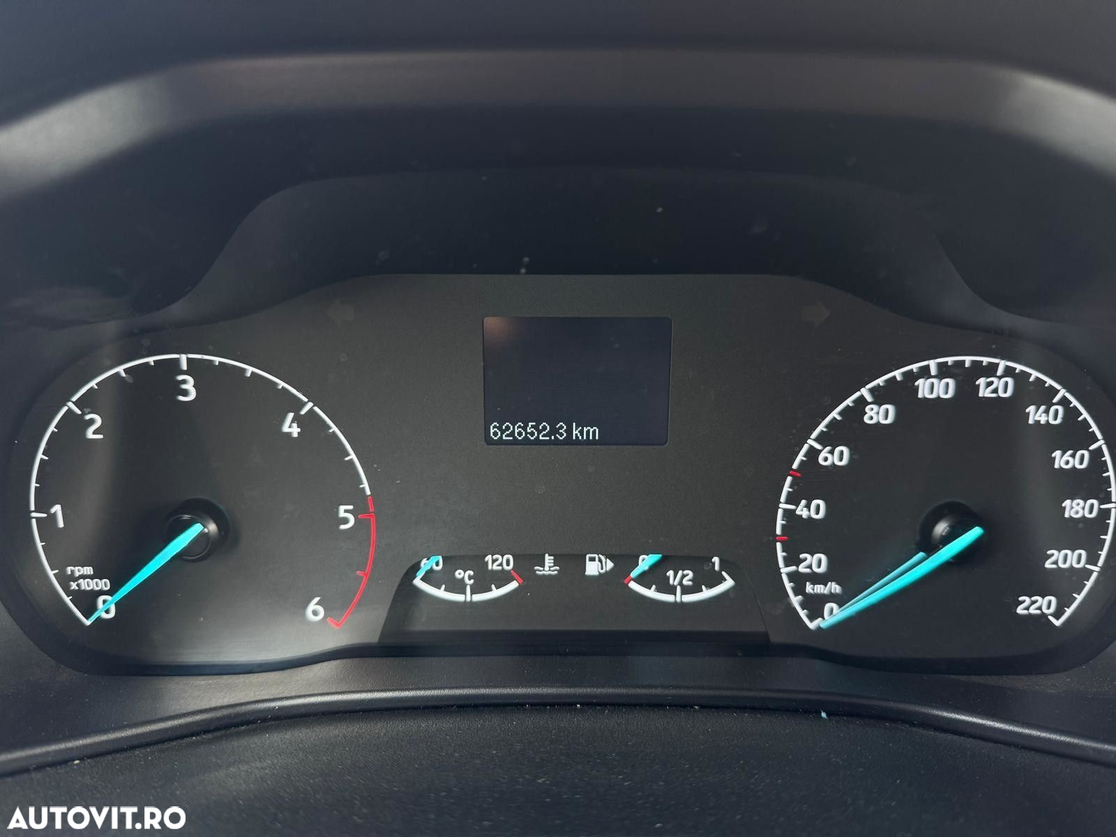 Ford Transit Connect - 8