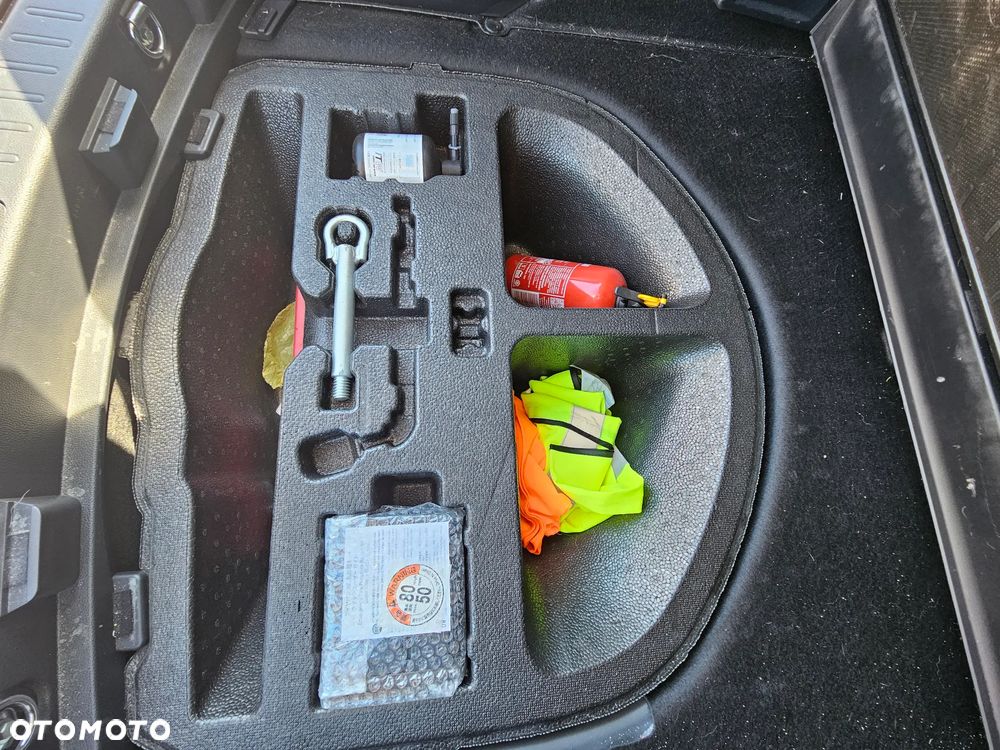 Toyota Corolla 1.8 Hybrid Comfort - 16