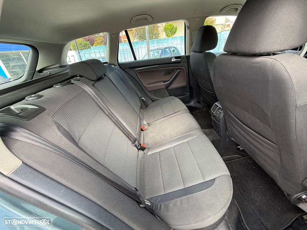 VW Golf Variant 1.6 TDi Confortline - 12