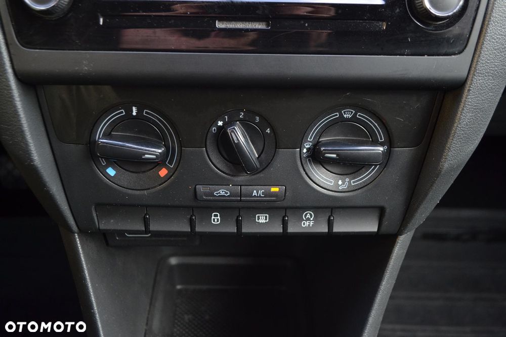 Skoda RAPID 1.0 TSI Active - 24