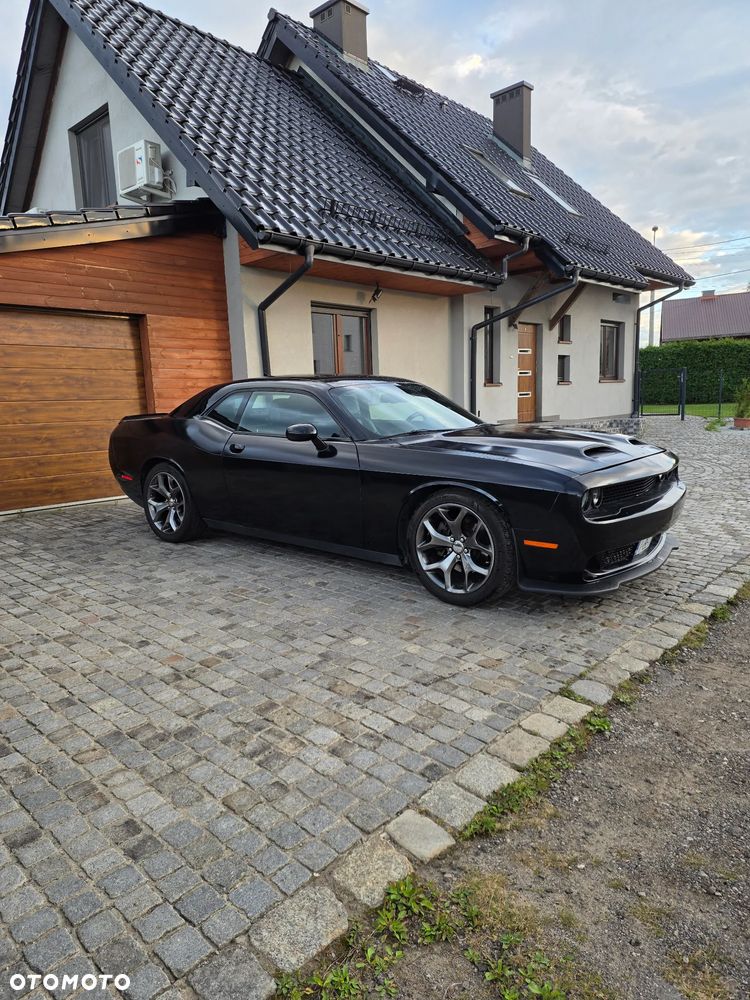 Dodge Challenger - 1