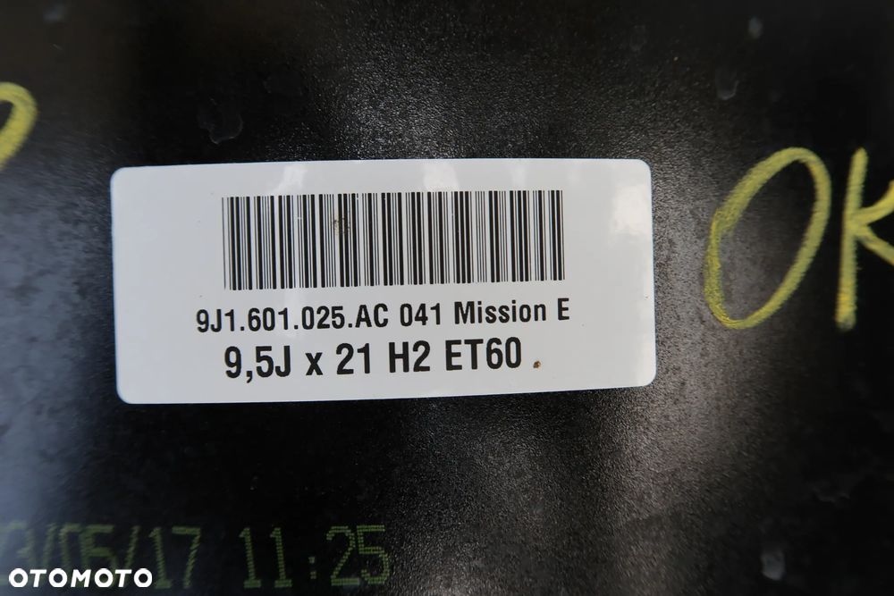 L48 Felga Porsche Taycan PRAWY PRZÓD  9j1601025AC 9,5x21et60 - 3