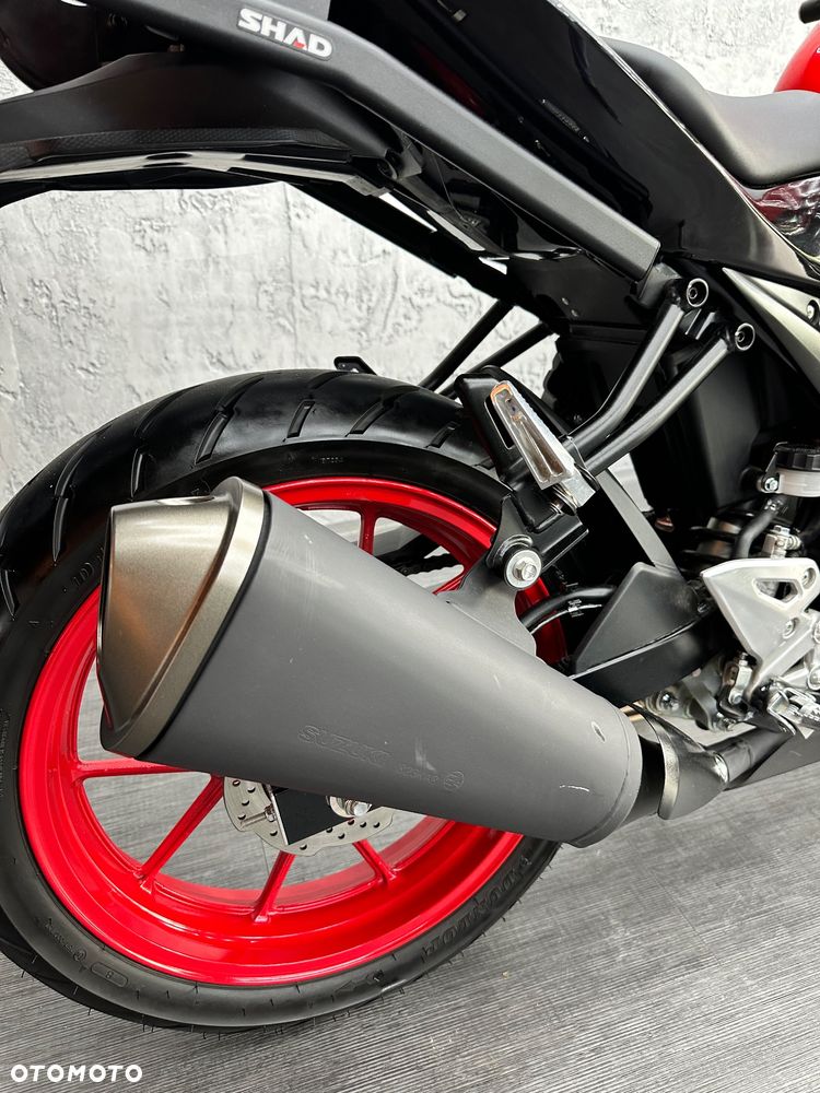 Suzuki GSX - 14