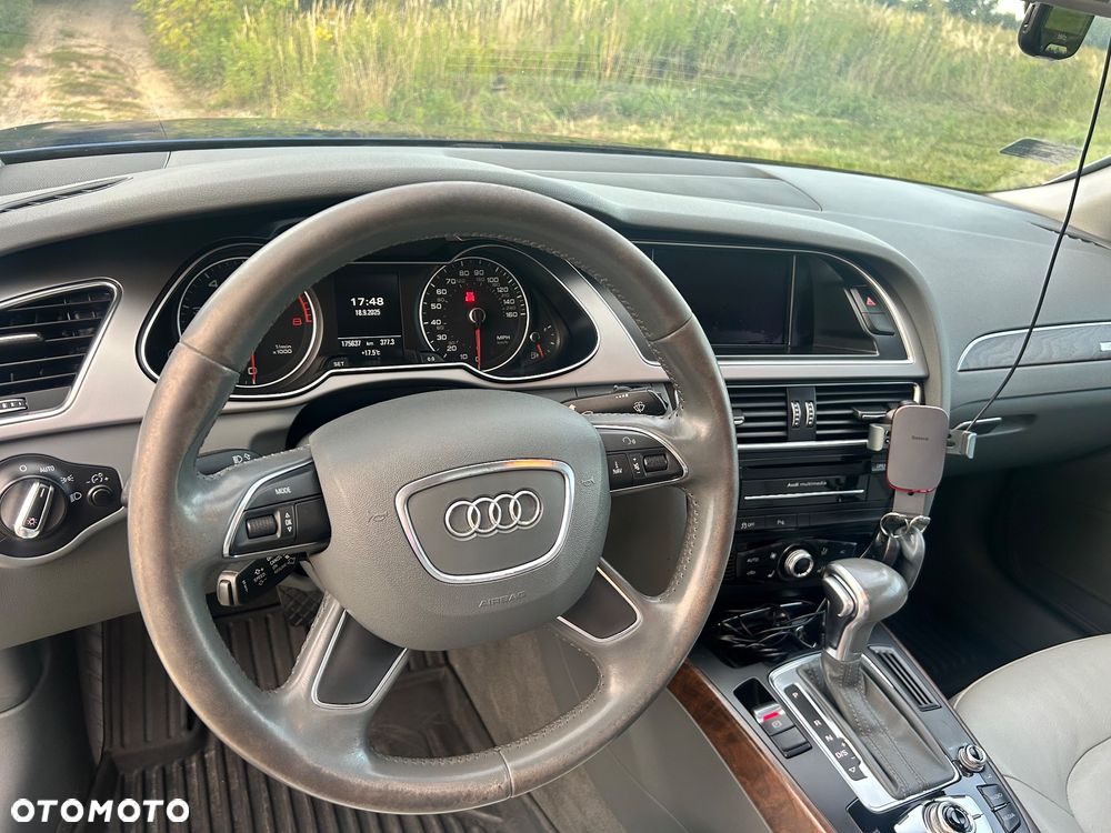 Audi A4 Limousine - 11