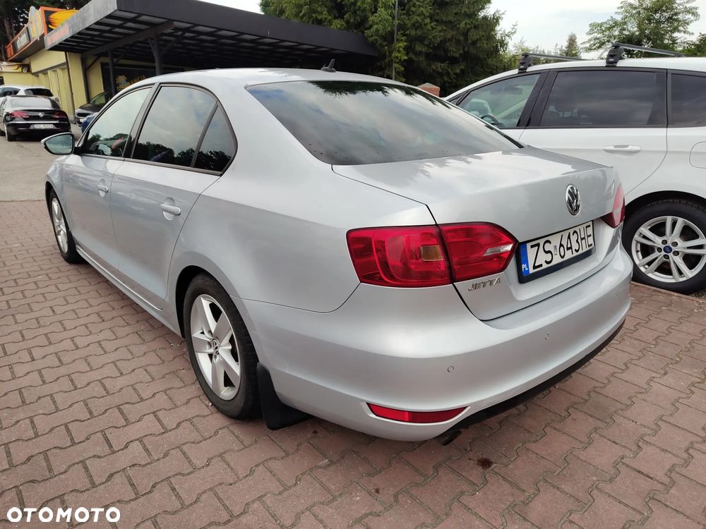 Volkswagen Jetta 1.2 TSI Comfortline - 12