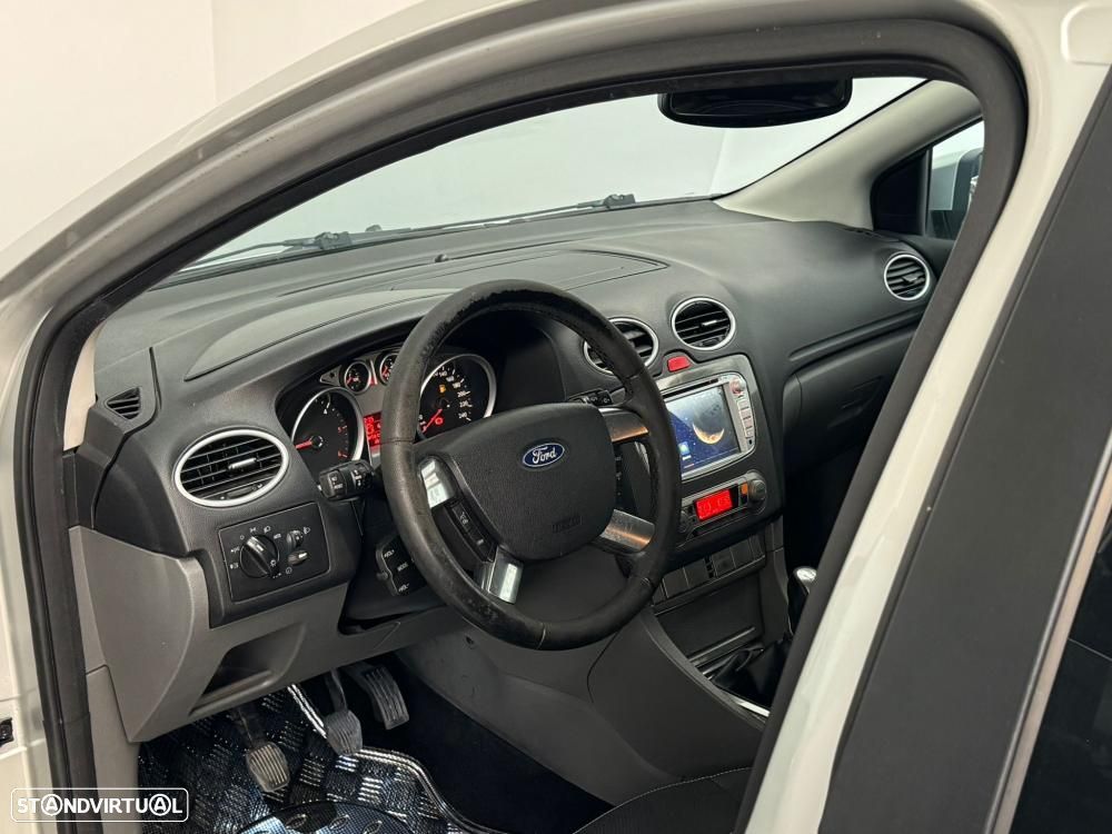 Ford Focus SW 1.6 TDCi Titanium - 24