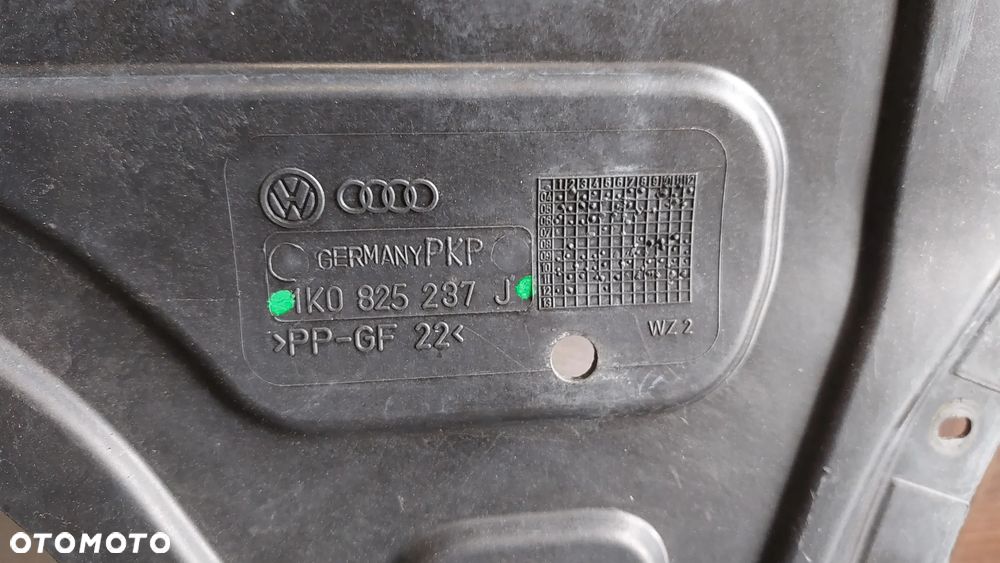 DOLNA OSŁONA SILNIKA SEAT LEON II 2 R2012 NR 1K0825237J - 2