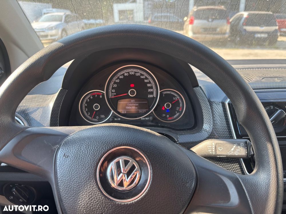 Volkswagen up! - 5