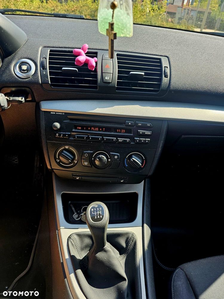 BMW Seria 1 116i - 11