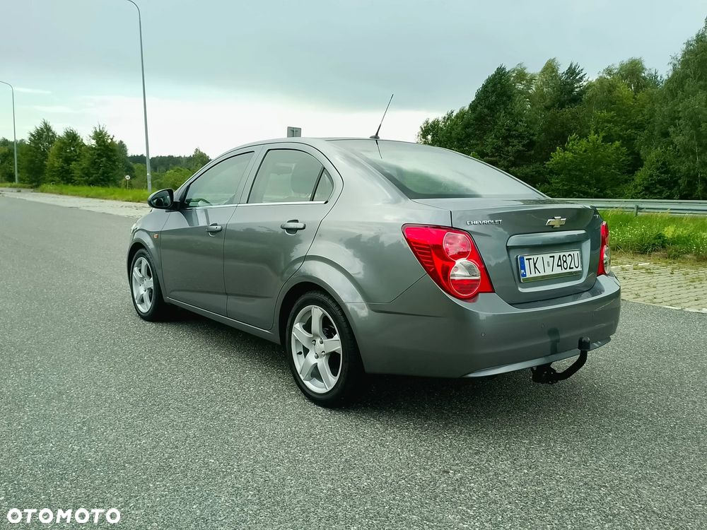 Chevrolet Aveo 1.4 16V LT - 14