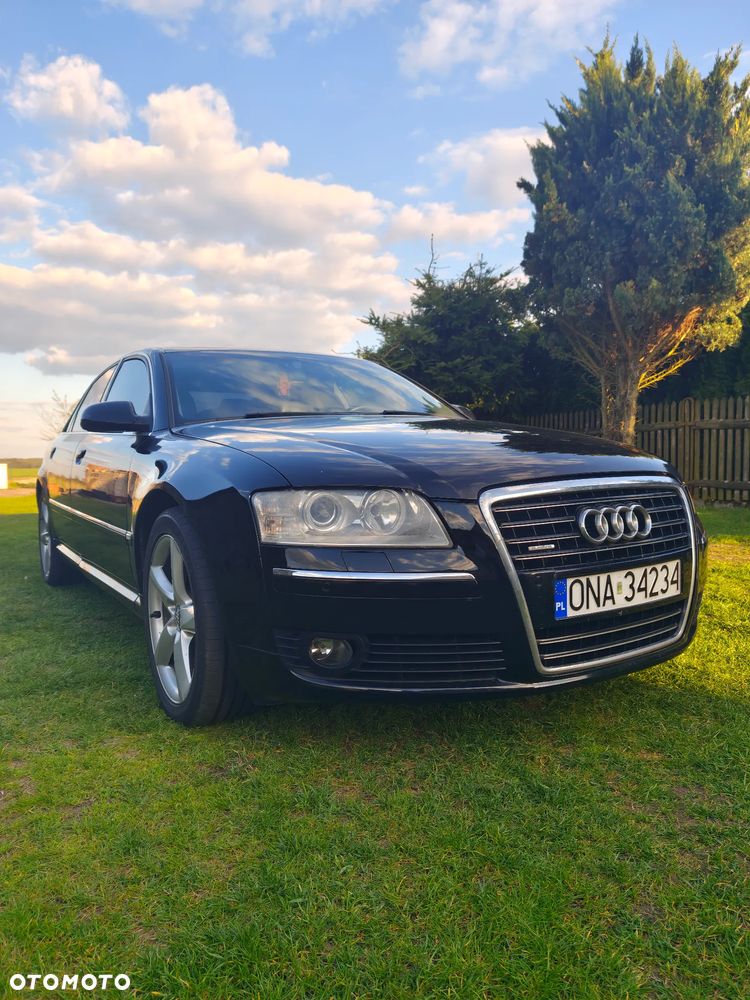 Audi A8 4.2 Quattro - 1