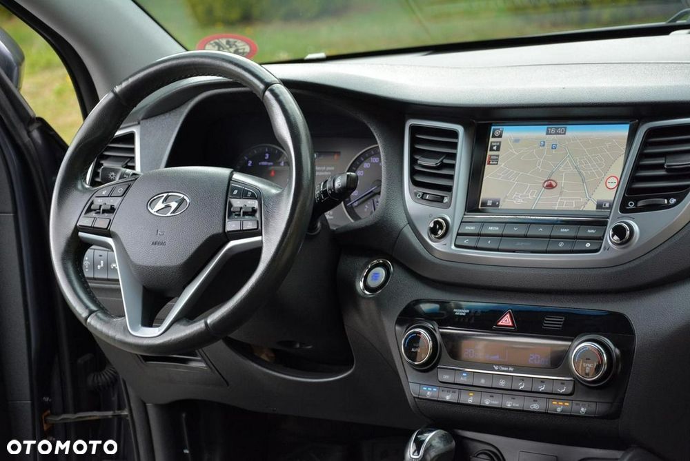 Hyundai Tucson 2.0 CRDI 4WD Automatik Premium - 23