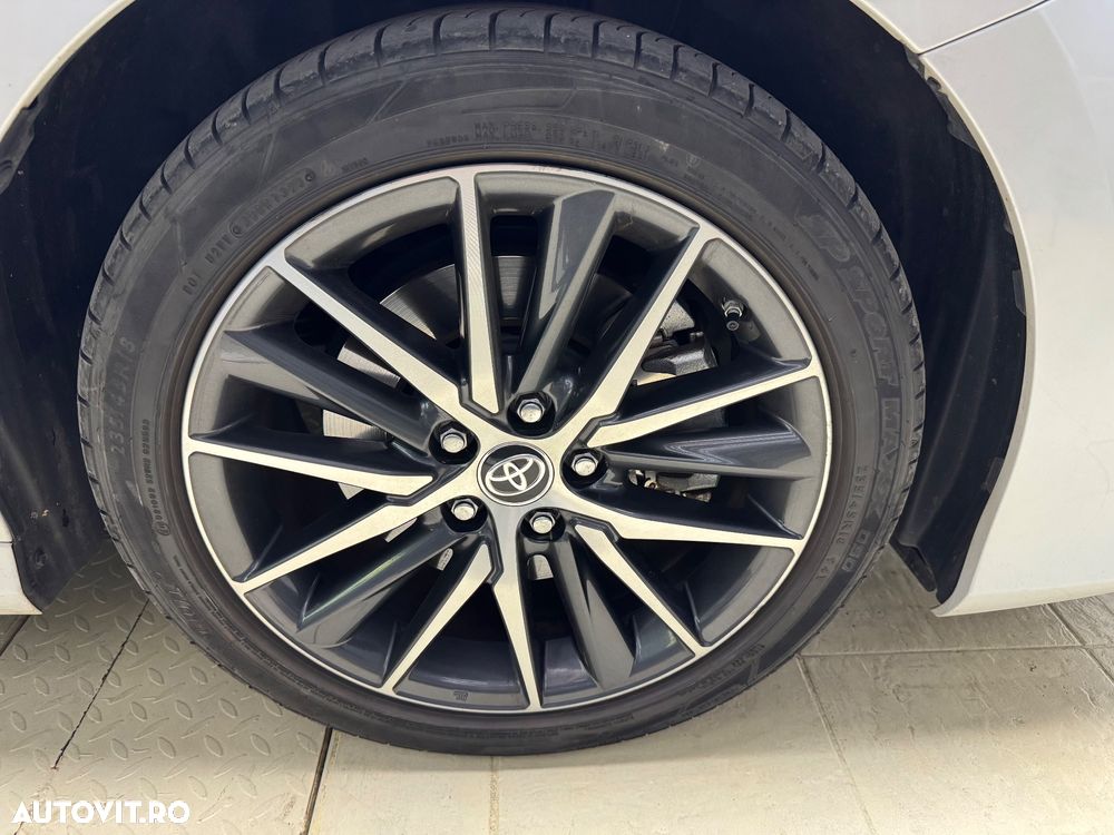 Toyota Camry 2.5 HEV Executive - 13