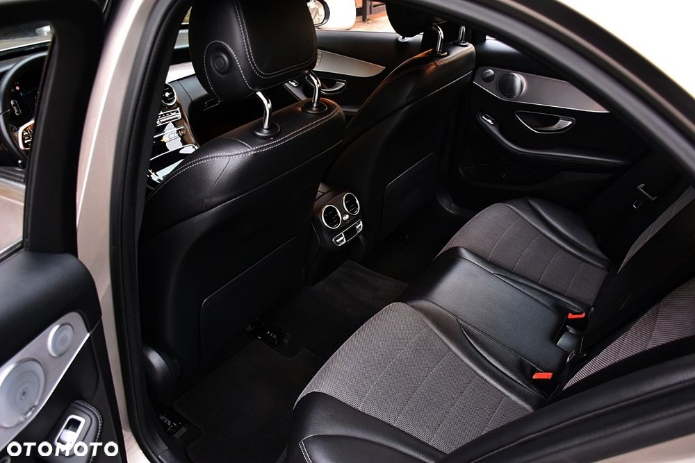 Mercedes-Benz Klasa C 300 9G-TRONIC Exclusive - 40