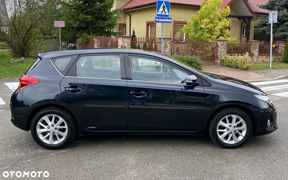 Toyota Auris 1.6 Executive - 12