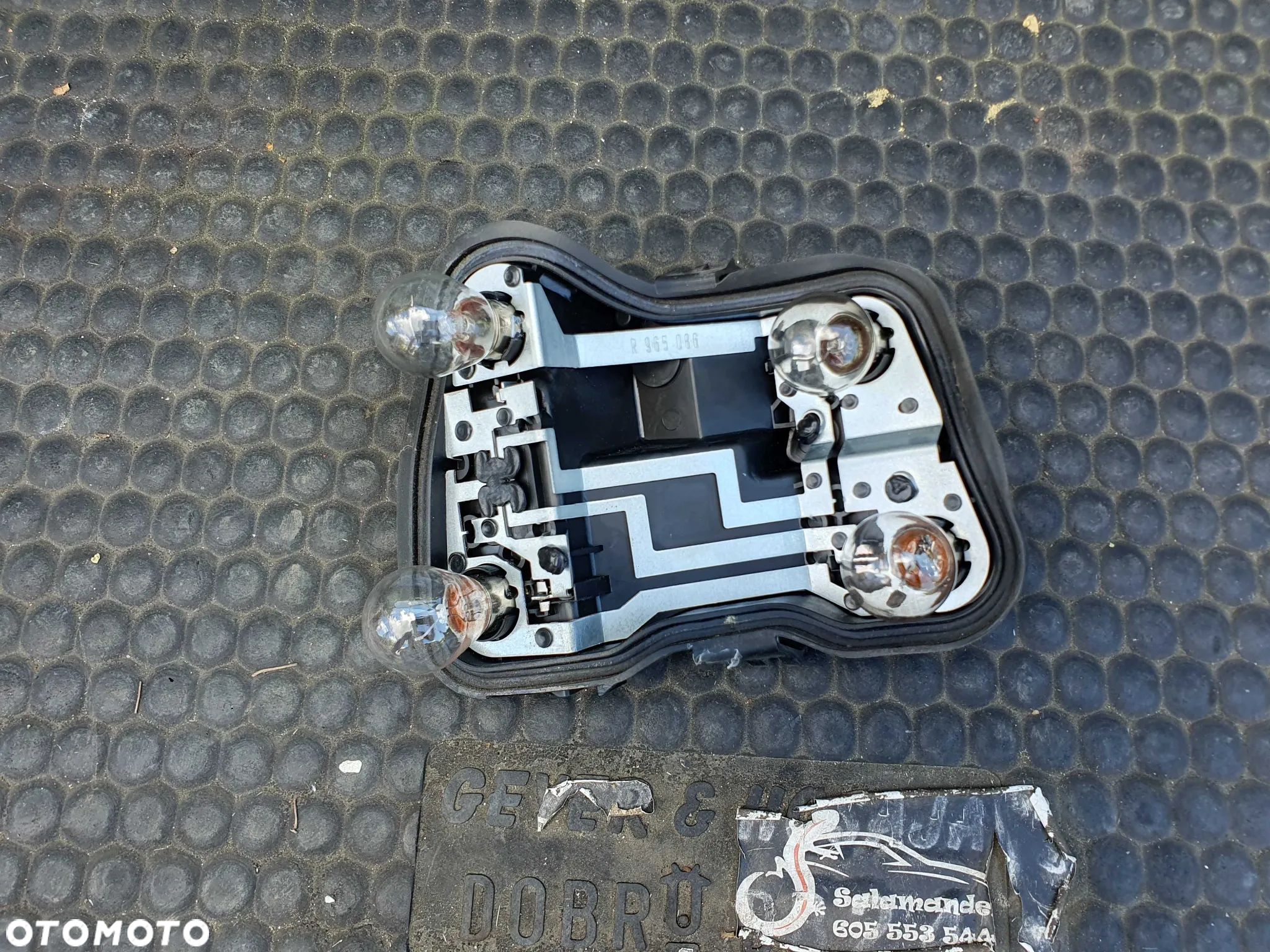 Wklad Lampa Lampy Oprawa Zarowki Mocowanie Tyl Prawy Tylne AUDI A4 B7 Sedan - 1