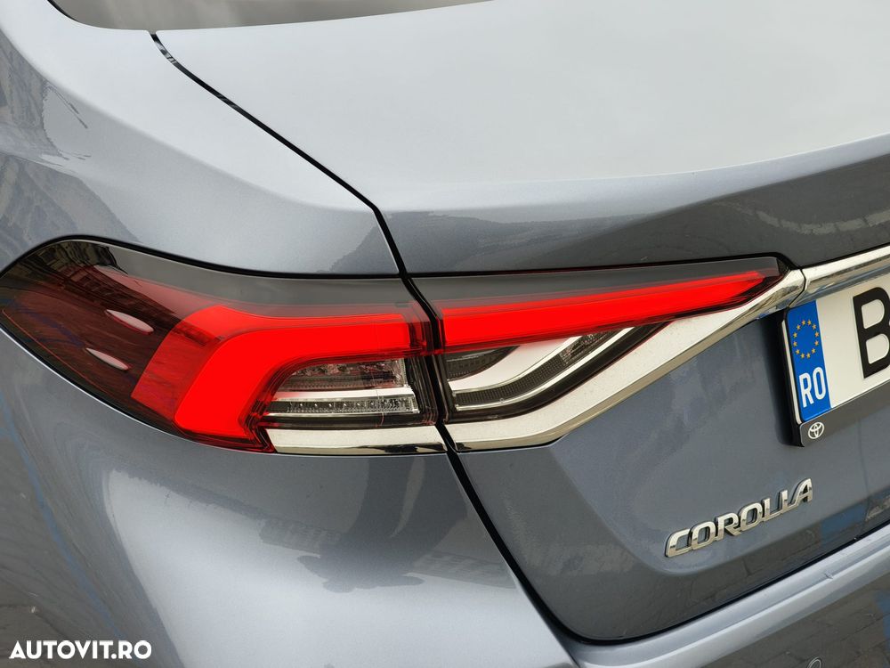 Toyota Corolla 1.8 HSD Dynamic - 11